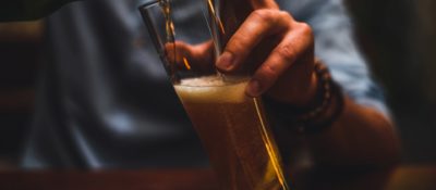 Czy można się uzależnić od alkoholu, pijąc codziennie piwo?