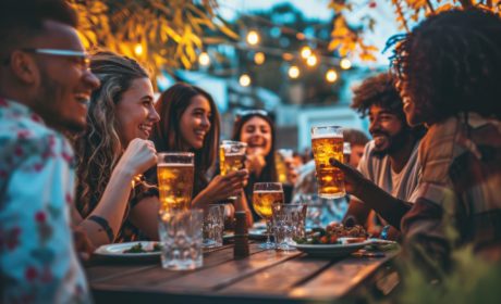 Efekt &#8222;rozmów po pijaku&#8217; – jak alkohol zmienia naszą komunikację i otwartość? Dlaczego warto zachować kontrolę?
