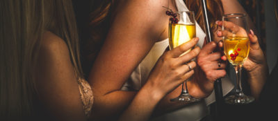 Firmowe wyjścia na drinka – jak zachować profesjonalizm?